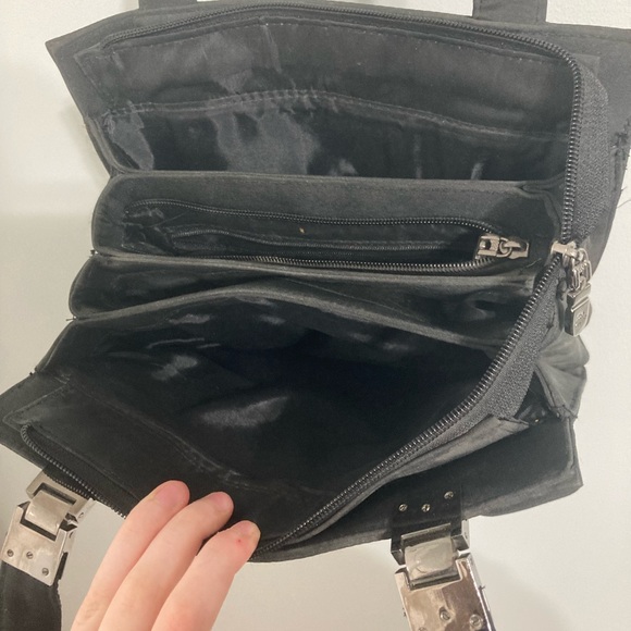 Chenson Black Shoulder Bag - Picture 2 of 4